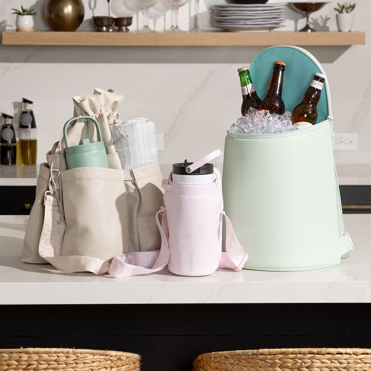 beverage-bucket-bag-f7 6c4793ad3b8e--group-lifestyle1.jpg