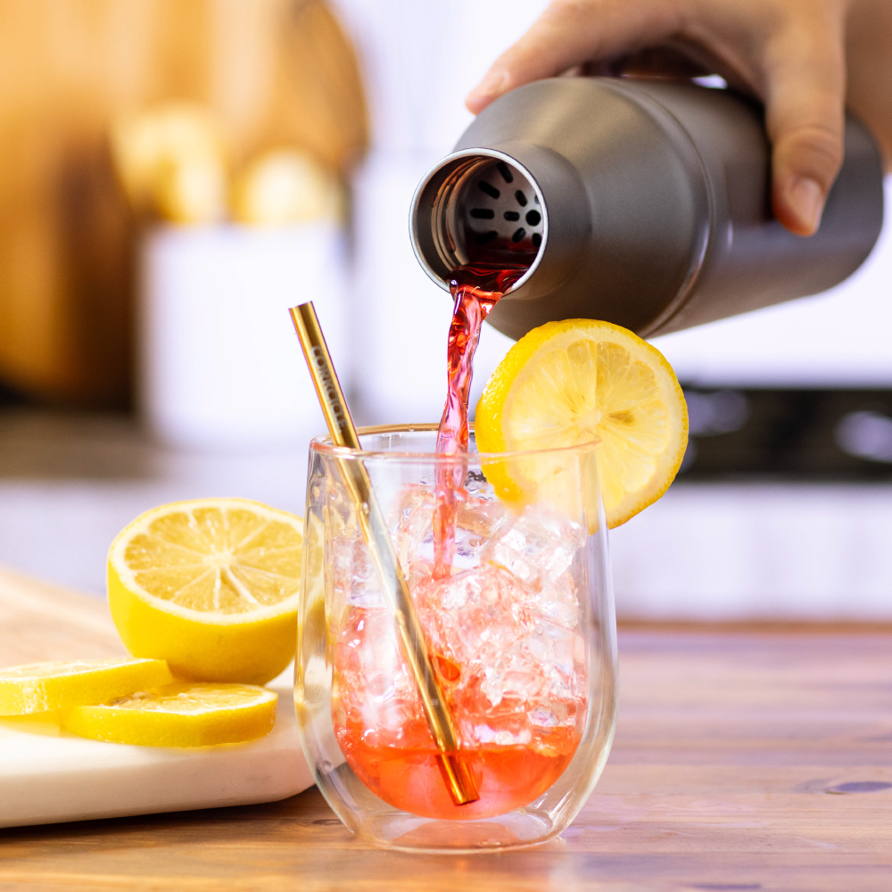 cocktail-shaker-lid-e3 Cocktail_Shaker_lifestyle_1_0f873eef-26b9-477a-b301-4dde25c00201.png